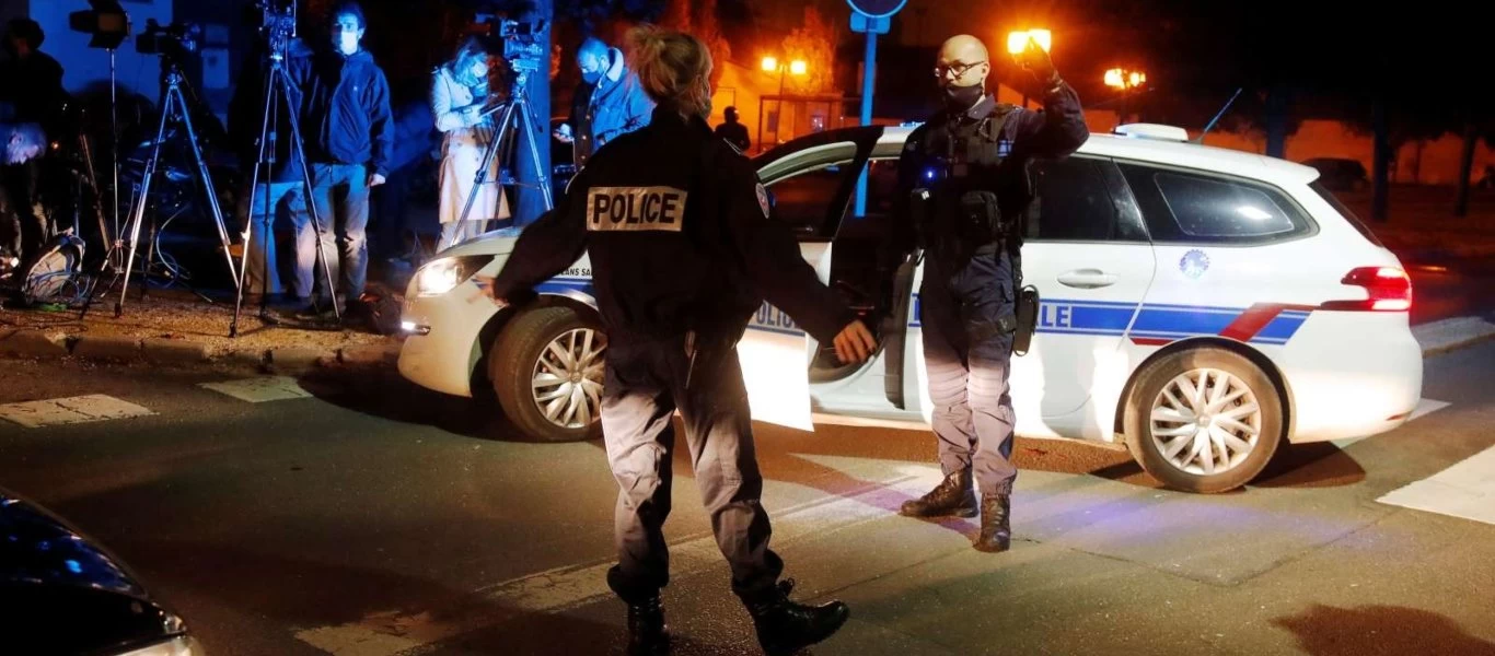 Γαλλία: «Η δημοκρατία δέχεται επίθεση» - Η στιγμή της εξουδετέρωσης του Τσετσένου ισλαμιστή (βίντεο)